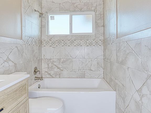 4th image of 7212 Raton Dr