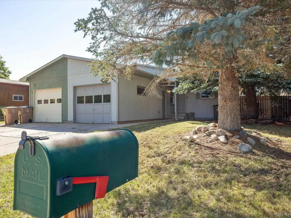 4412 Comanche Dr, Laramie, WY 82072