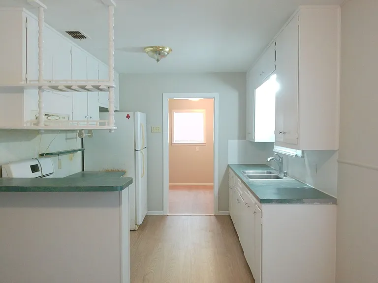 4938 Jean St — Photo 4