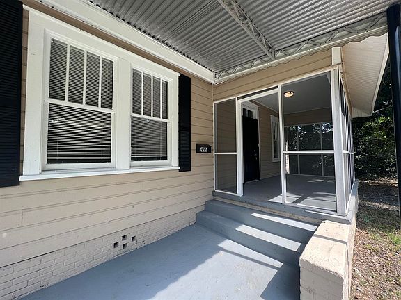 3rd image of 953 Henry Ave