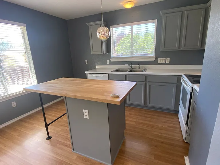 2501 Willow Way — Photo 11