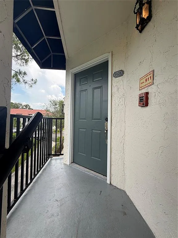 2 bed, 1.0 bath, 919 sqft, $1,600 — Photo 1
