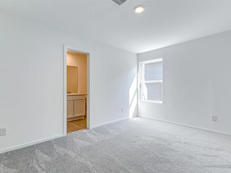 21438 Carosella Dr — Photo 28