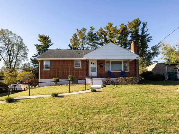 2418 Mount Vernon St, Waynesboro, VA 22980