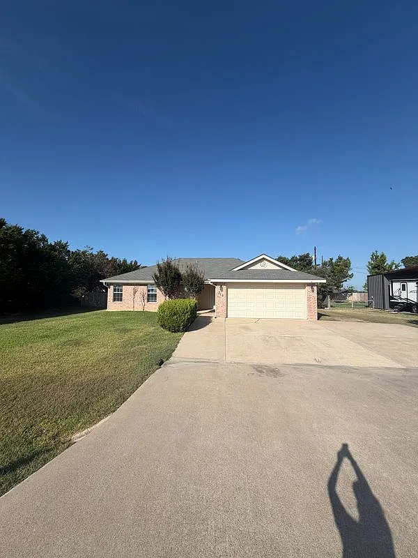 3 bed, 2.0 bath, 1344 sqft, $1,600 — Photo 1