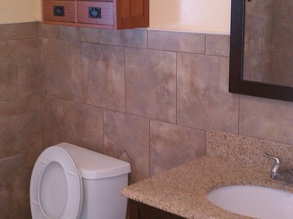 1st fl Full Bathroom