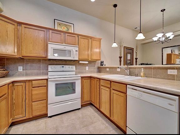 4th image of 584 1/2 Belhaven Way