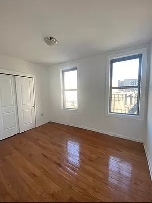 4th image of 3024 Kingsbridge Ave #3FS