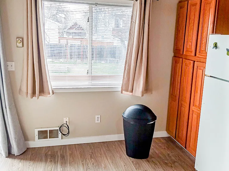 29 Burlington Ave — Photo 32