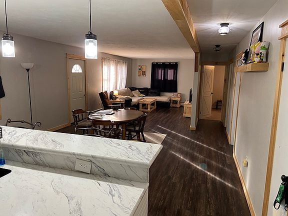 5th image of 157 Oak Ln
