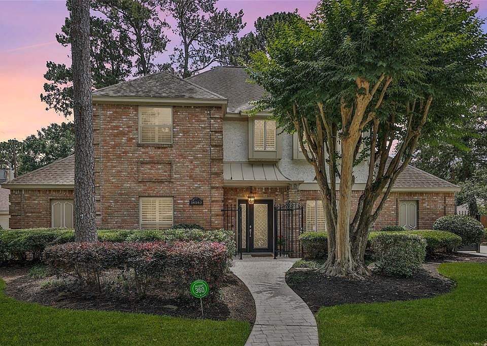 Welcome home to 16263 Salmon Lane! Located in an established neighborhood, this lovely home is close to major highways, restaurants and shopping, IAH airport, and is just two homes down from the neighborhood elementary school.