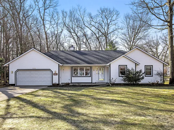15530 Thornapple Dr, Grand Haven, MI 49417
