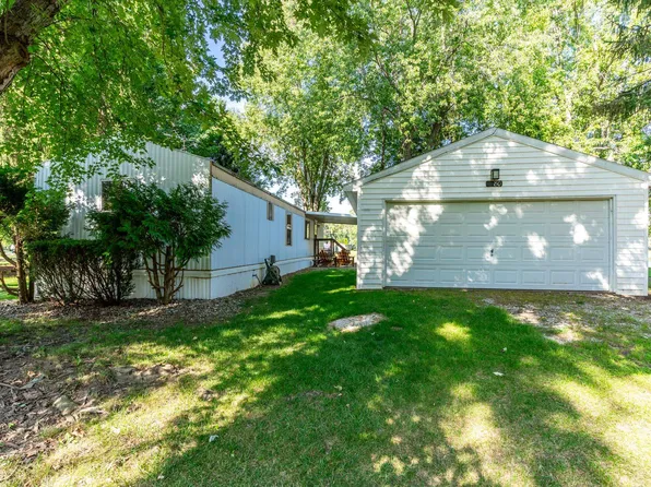 80 Lane 101 Long Beach Lk, Fremont, IN 46737