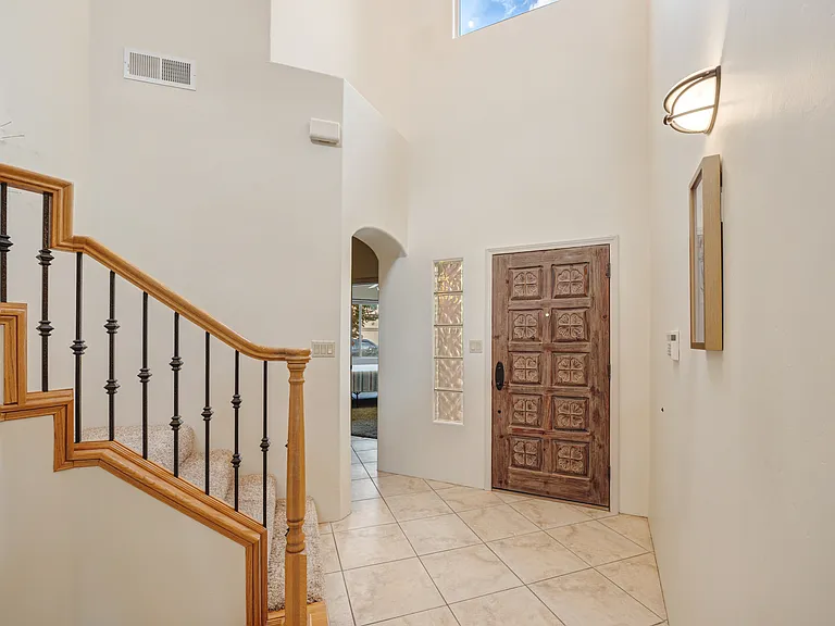 8860 Desert Fox Way NE — Photo 10