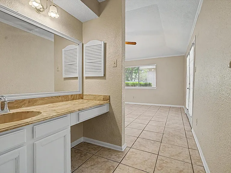 7315 Foxside Ln — Photo 24