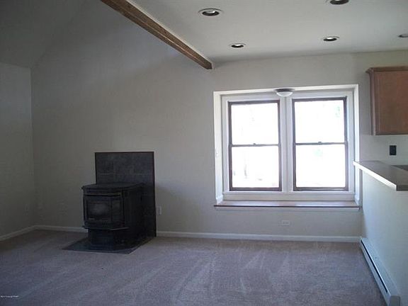 5th image of 206 Clubhouse Dr