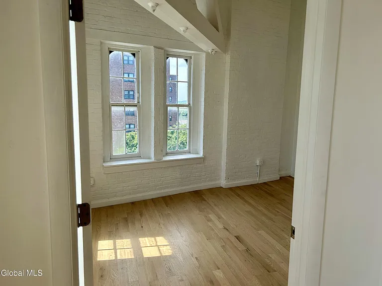 155 River St #5D — Photo 11
