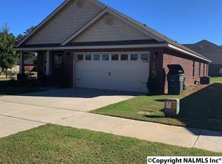 713 Oak Cove Ln, Madison, AL 35757