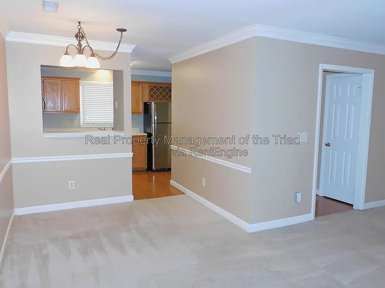 12 Cedar Knoll Dr — Photo 6