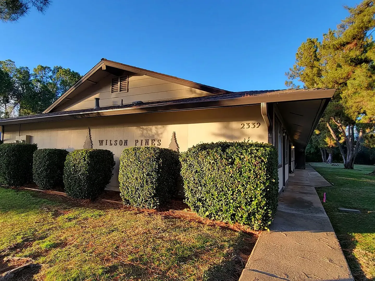 2332 Wilson Ave — Photo 3