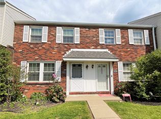 1003 Countryside Dr, Mc Kees Rocks, PA 15136