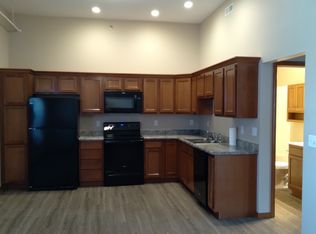 821 1st Ave #301, Silvis, IL 61282