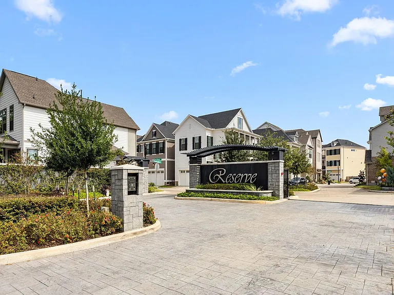 14008 Memorial Reserve Pl — Photo 38