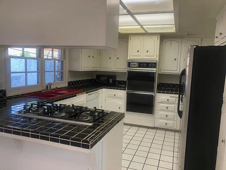 3082 Belvedere Dr — Photo 10