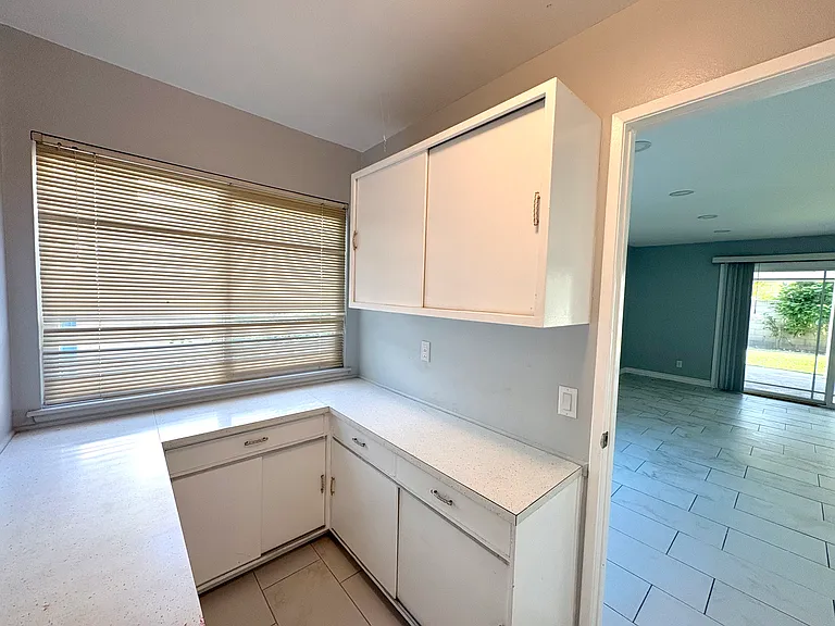 9256 Crocus Ave — Photo 9