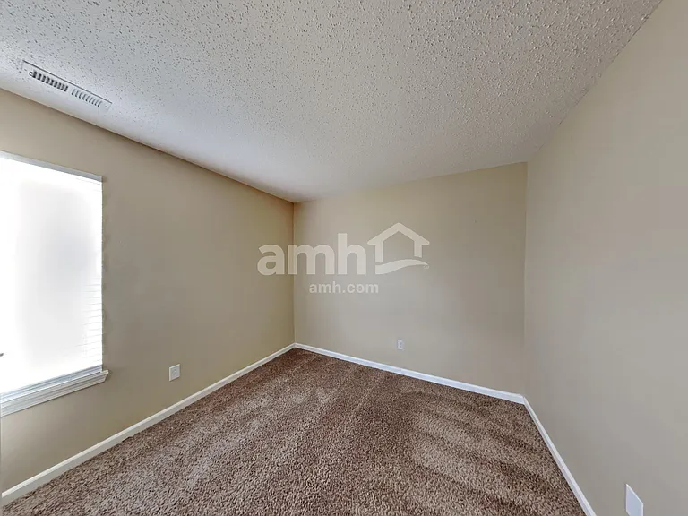 9724 Thomas Ln — Photo 17