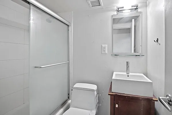 Rented by HomeDax Real Estate | media 30