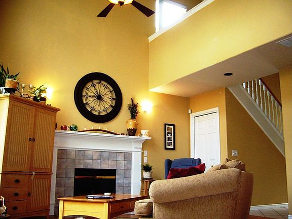 Spacious, Vaulted Great Room
