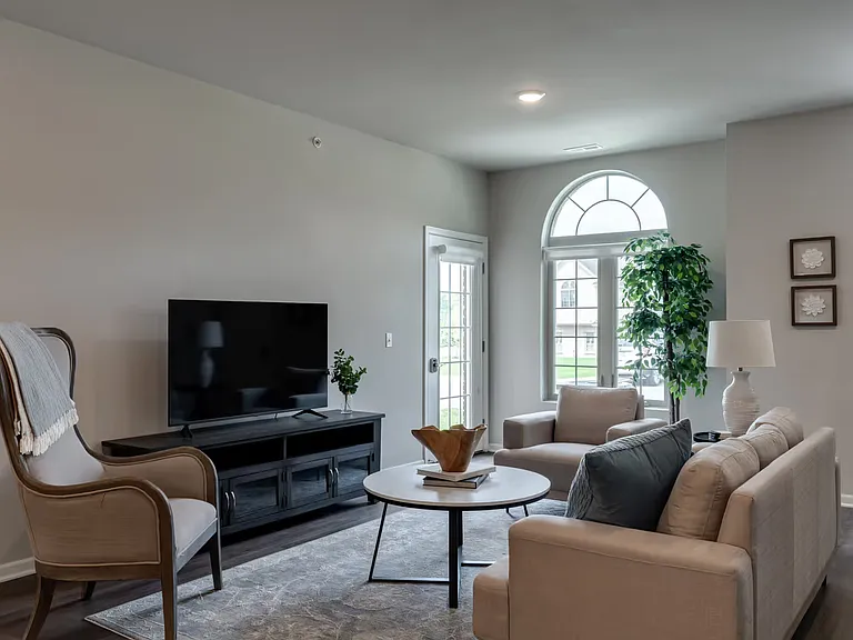 Barrington Square Luxury Apartments — Photo 23