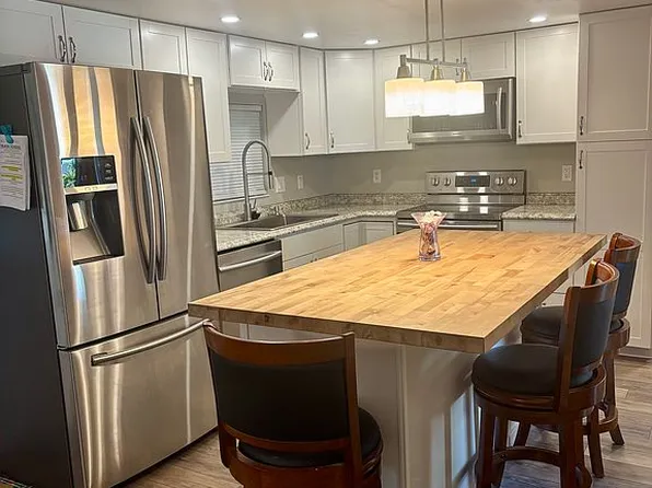 277 Poinsettia Dr, Fort Myers, FL 33905