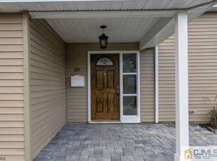 20 Woodlawn Rd, Somerset, NJ 08873