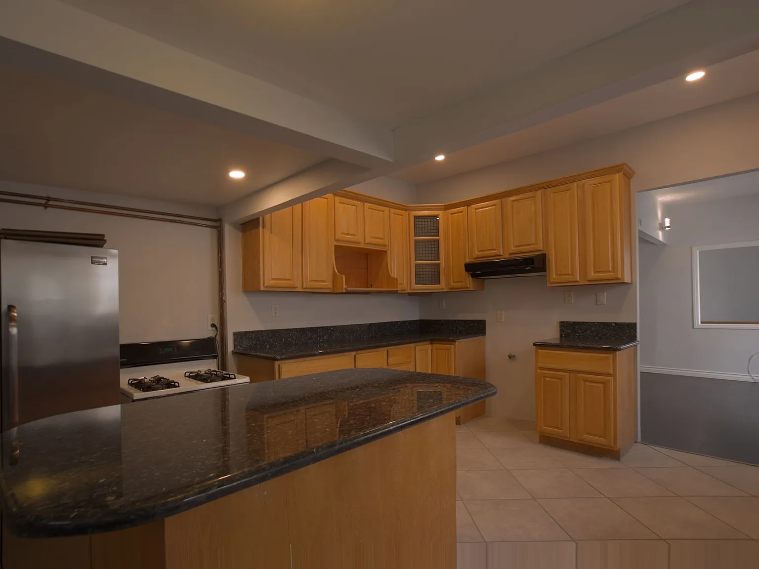 3 bed, 1140 sqft, $3,500 — Photo 4