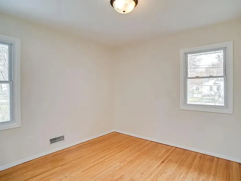 6829 Thomas Ave S — Photo 14