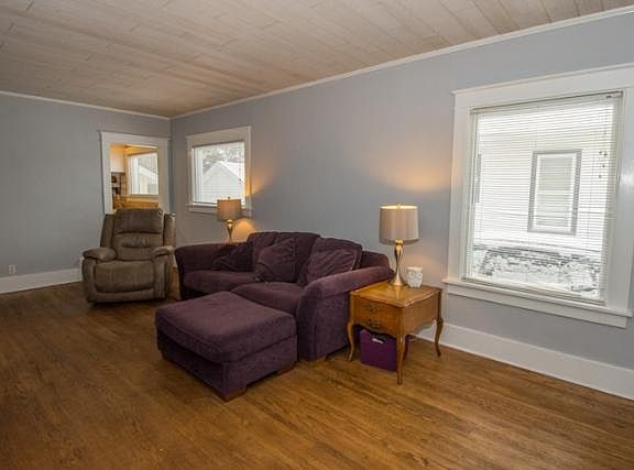 2nd image of 1716 Wood St
