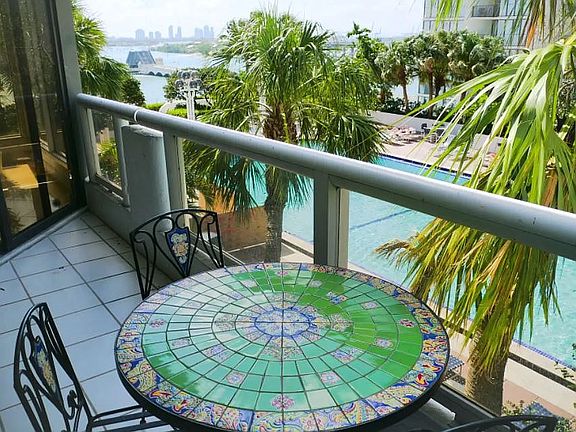 2nd image of 1717 N Bayshore Dr APT 1245