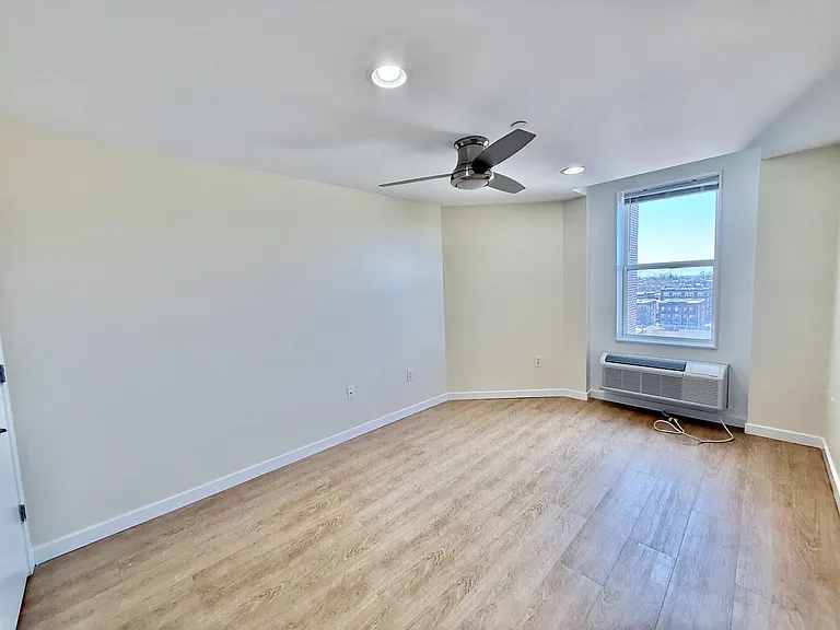 249 S 49th St #8O6 — Photo 38