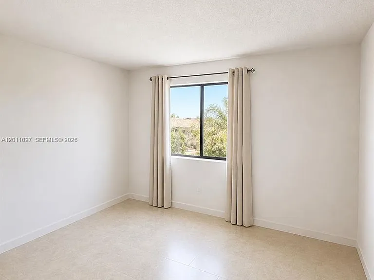1110 Green Pine Blvd #C1 — Photo 12