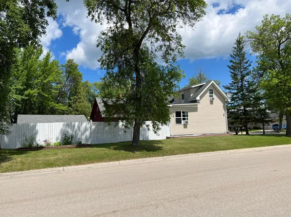 521 1st Ave SE, Baudette, MN 56623