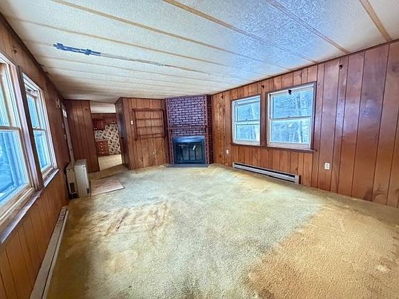 5th image of 32 Sunset Ln