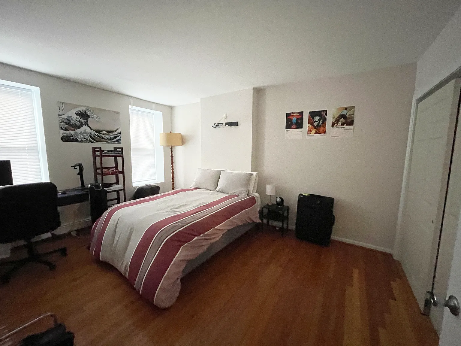 3 bed, 999 sqft, $4,200 — Photo 3