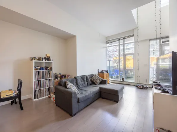 13308 Central Ave #104, Surrey, BC V3T 0M4