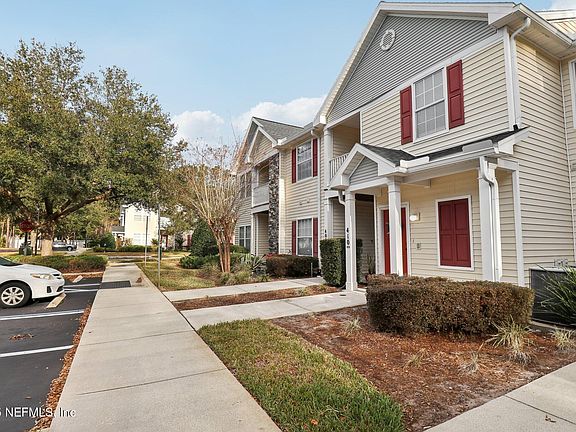 2nd image of 575 OAKLEAF PLANTATION Parkway #410