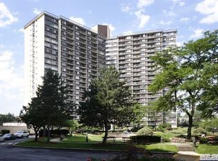 2 N Bay Club Dr 23 Ave, Bayside, NY 11360