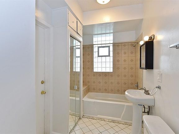 5th image of 5121 S Ingleside Ave #2