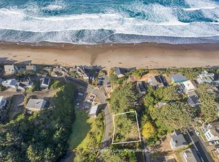 832 SW 10th Pl, Lincoln City, OR