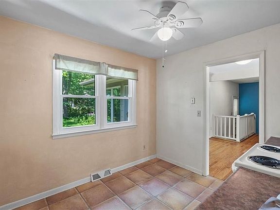 5th image of 9200 Craig St